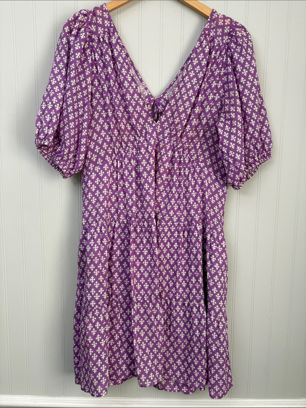 Xirena Short Sleeve Open Back Mini Dress Women Size Medium Purple White